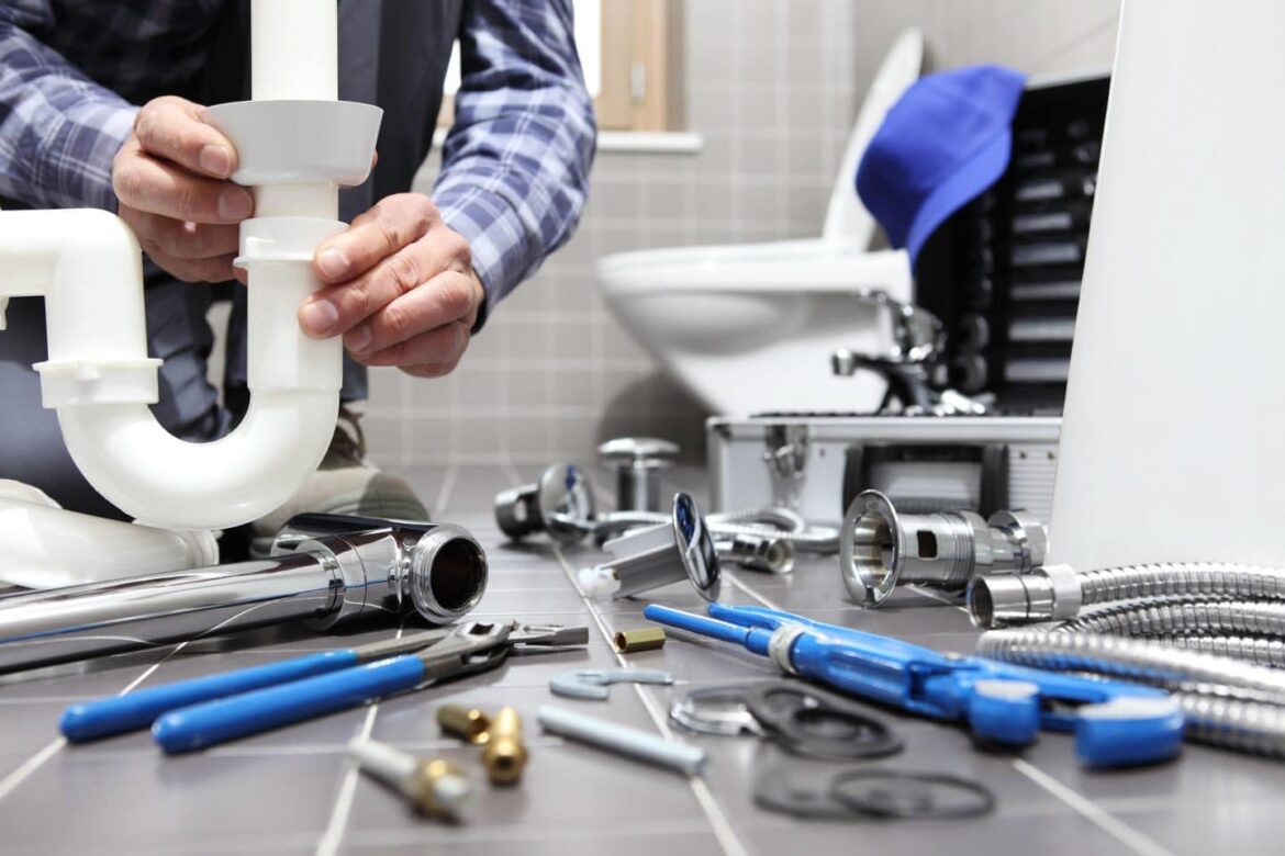 What to Expect When You Book a Leak Repair Service for Your Home