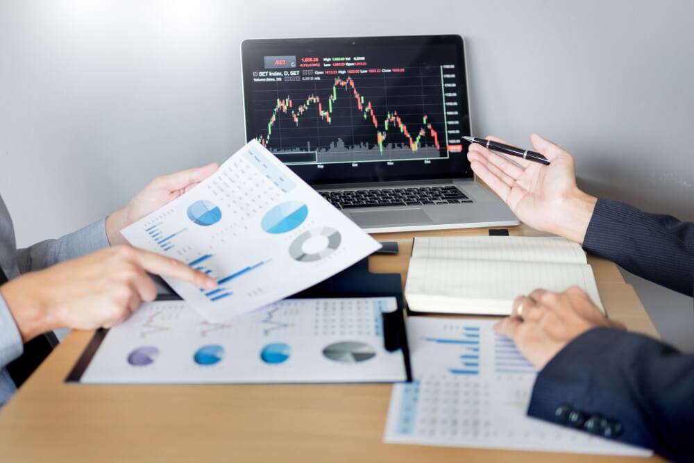 A Currency Conversion Can Turn an Ordinary FX Trade Into a More Complicated Calculation